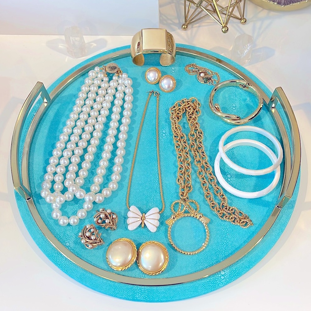 🤍💛 Fabulous White & Gold Vintage Lot💛🤍